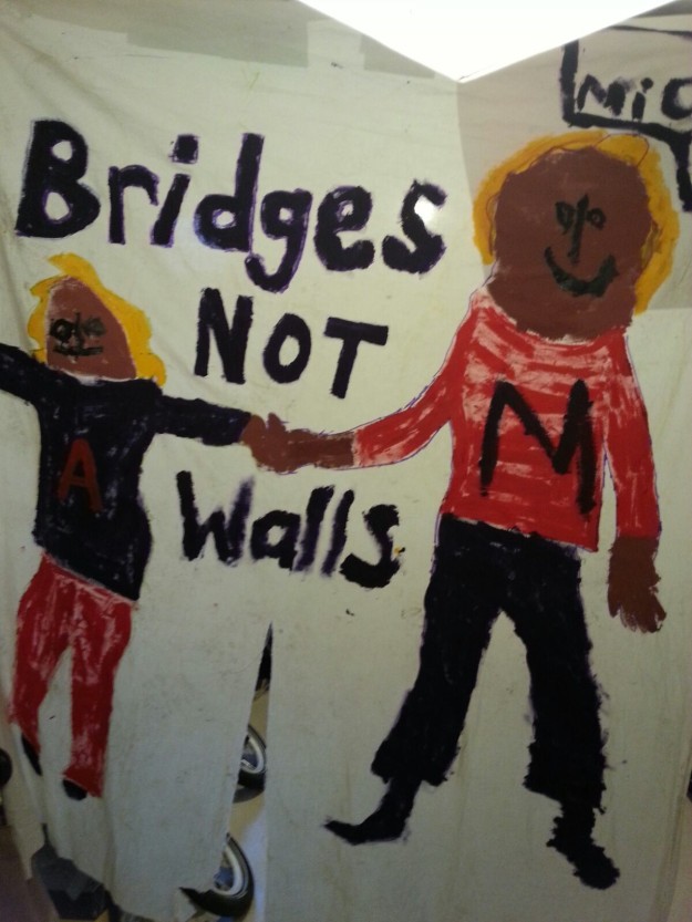 bridges-not-walls-kids-banner